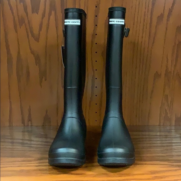 Shoes - Exotic Identity Rain Boats NWOT